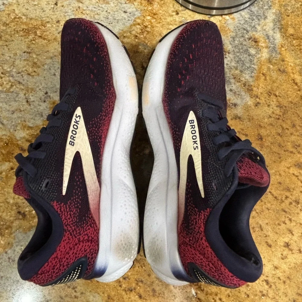 Brooks ghost size 6.5 - Picture 7 of 9